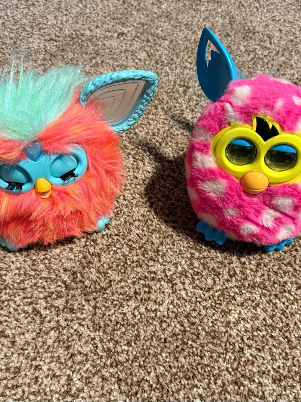 Hasbro Furbies - Bright Pink & Teal Colorful Plush Electronic Toys